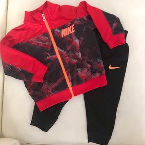 Nike jogger set